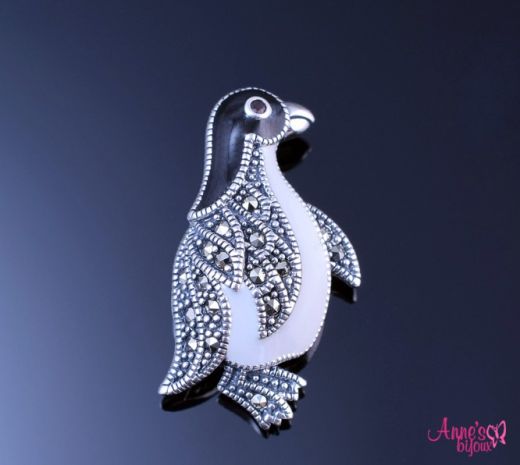 Brosa- pandant din argint cu pinguin