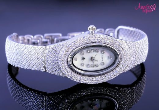 Ceas elegant realizat din argint