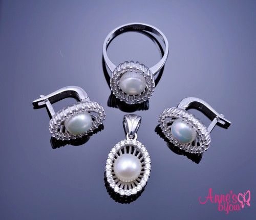 Set  din argint cu perle si zirconiu
