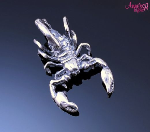 Pandantiv scorpion realizat din argint