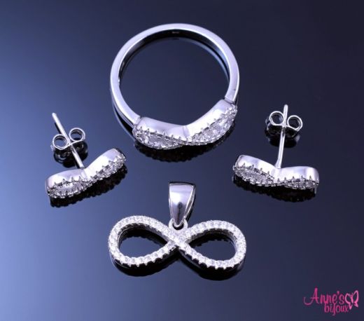 Set din argint cu zirconii albe in forma simbolului infinitului