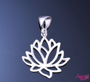 pandantdin argint annesbijoux cu floare de lotus